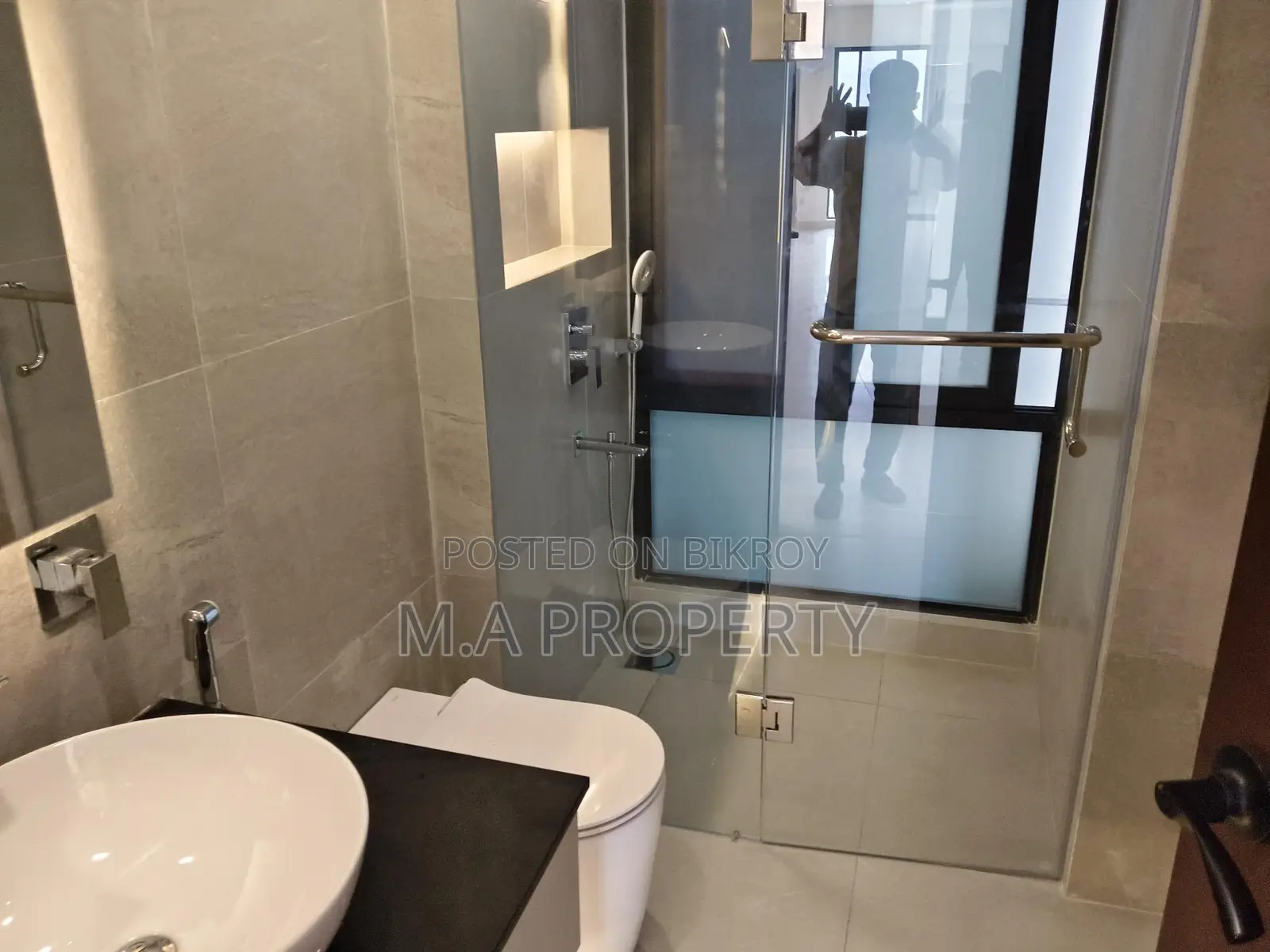 Rent Apartment 5250sqft 2-Carpark Gulshan North