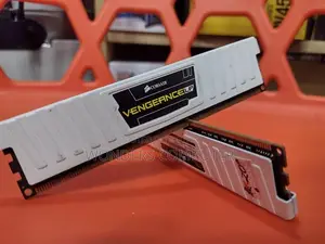 Corsair Vengence Snow White 4 Gb DDR 3 1 Year Warranty