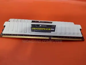 Corsair Vengence Snow White 4 Gb DDR 3 1 Year Warranty