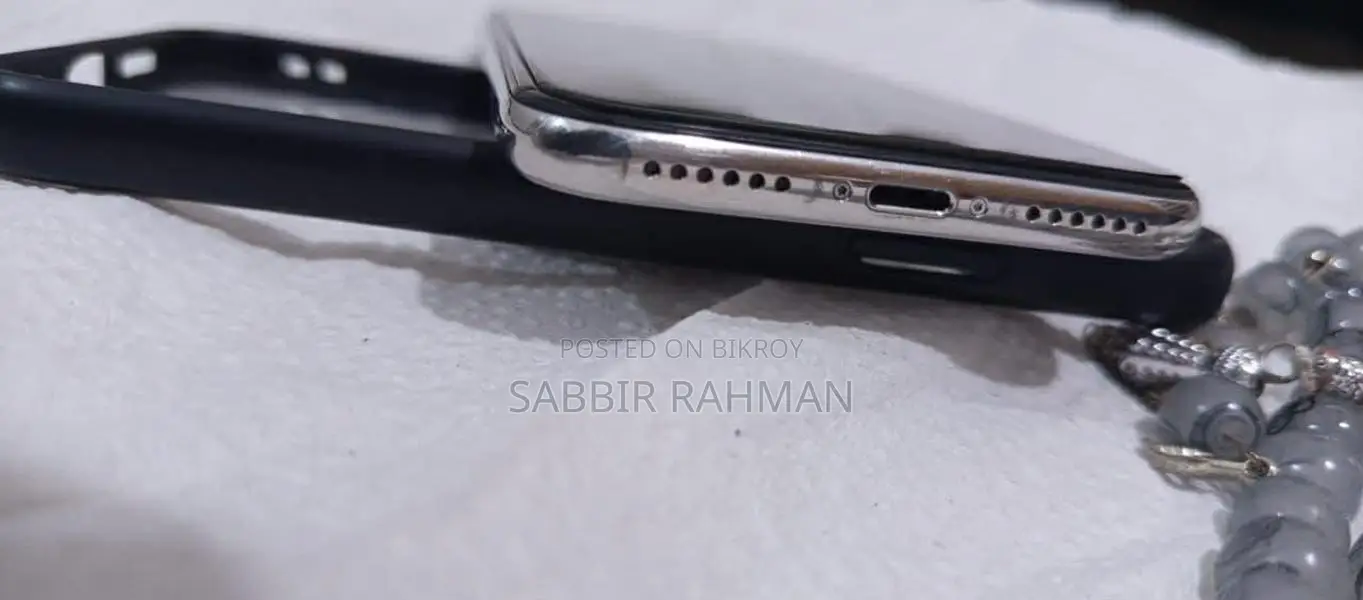 Apple iPhone X . (Used)