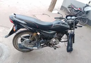 Bajaj Platina 100 . 2017