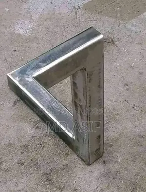 স্টিল ত্রিভুজ