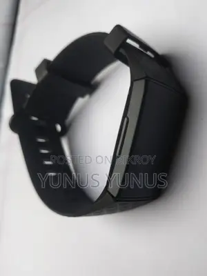 Fitbit Charge 4. Advanced Tracker + GPS.
