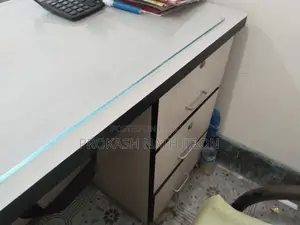 আমি কিছু অফিসের জিনিসপত্র বিক্রি করব