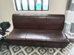 আমি কিছু অফিসের জিনিসপত্র বিক্রি করব