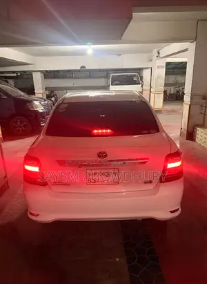 Toyota Axio Hybrid 2017