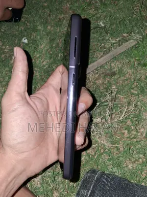 Samsung Galaxy S21 (Used)