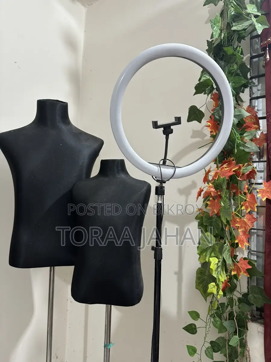 Doll and Ring Light