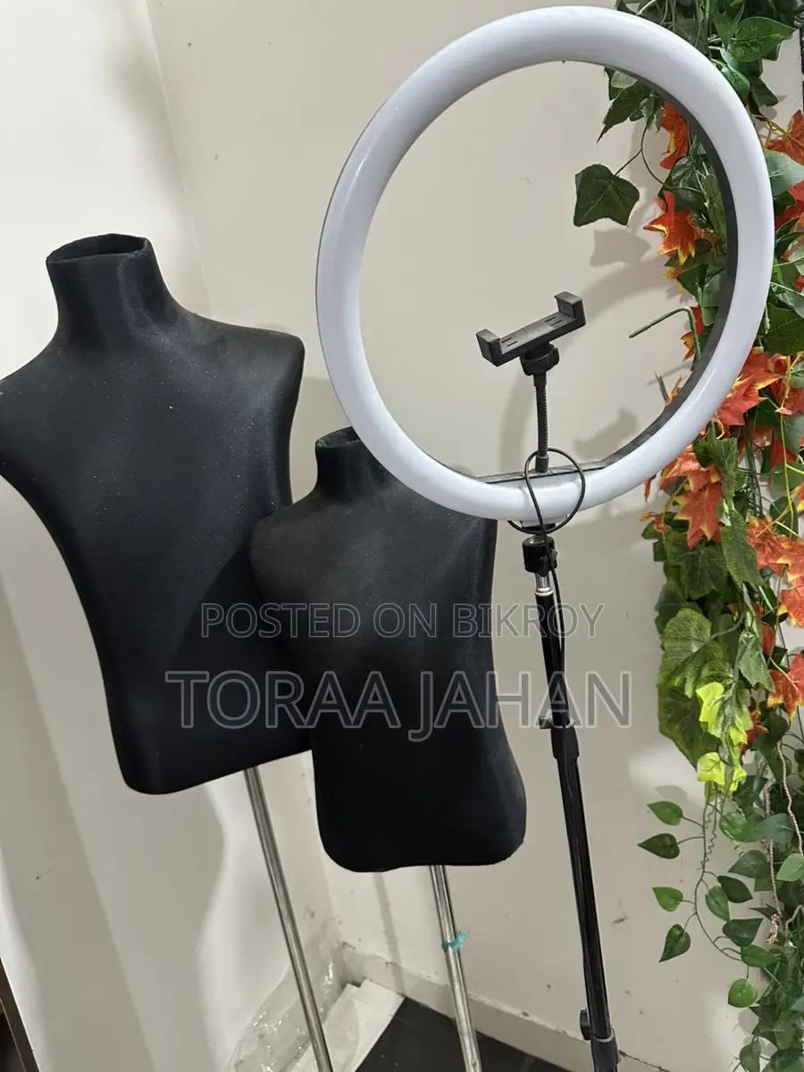 Doll and Ring Light