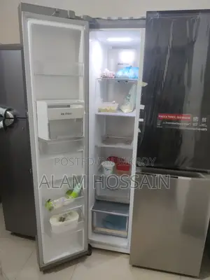 Lg Refrigerator, Almost Look Like New