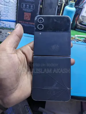 Samsung Galaxy Z Flip 4 8/256 (Used)