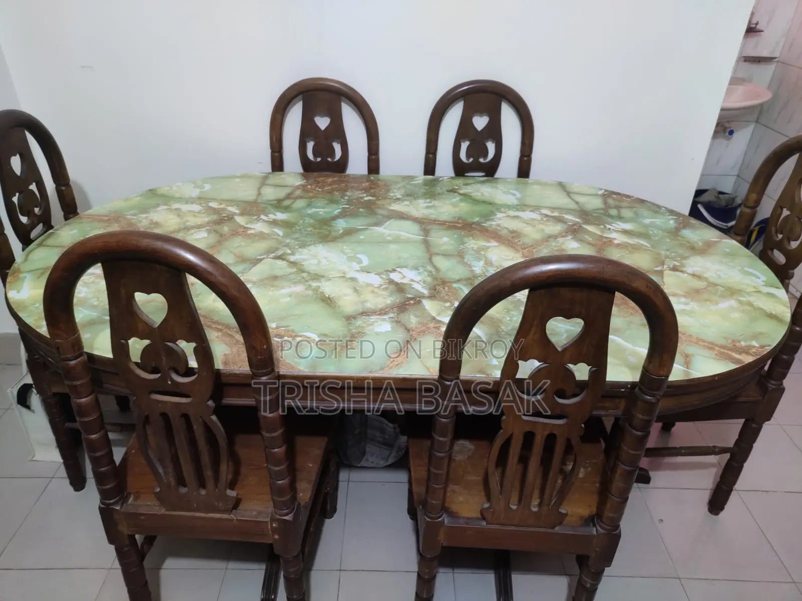 Dining Table with 6 chairs