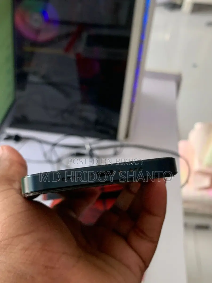 Apple iPhone 13 (Used)