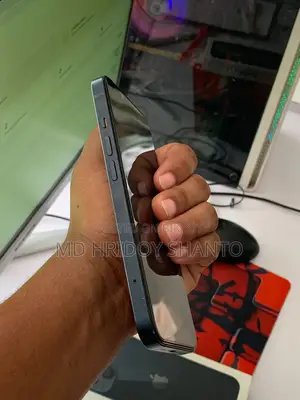 Apple iPhone 13 (Used)