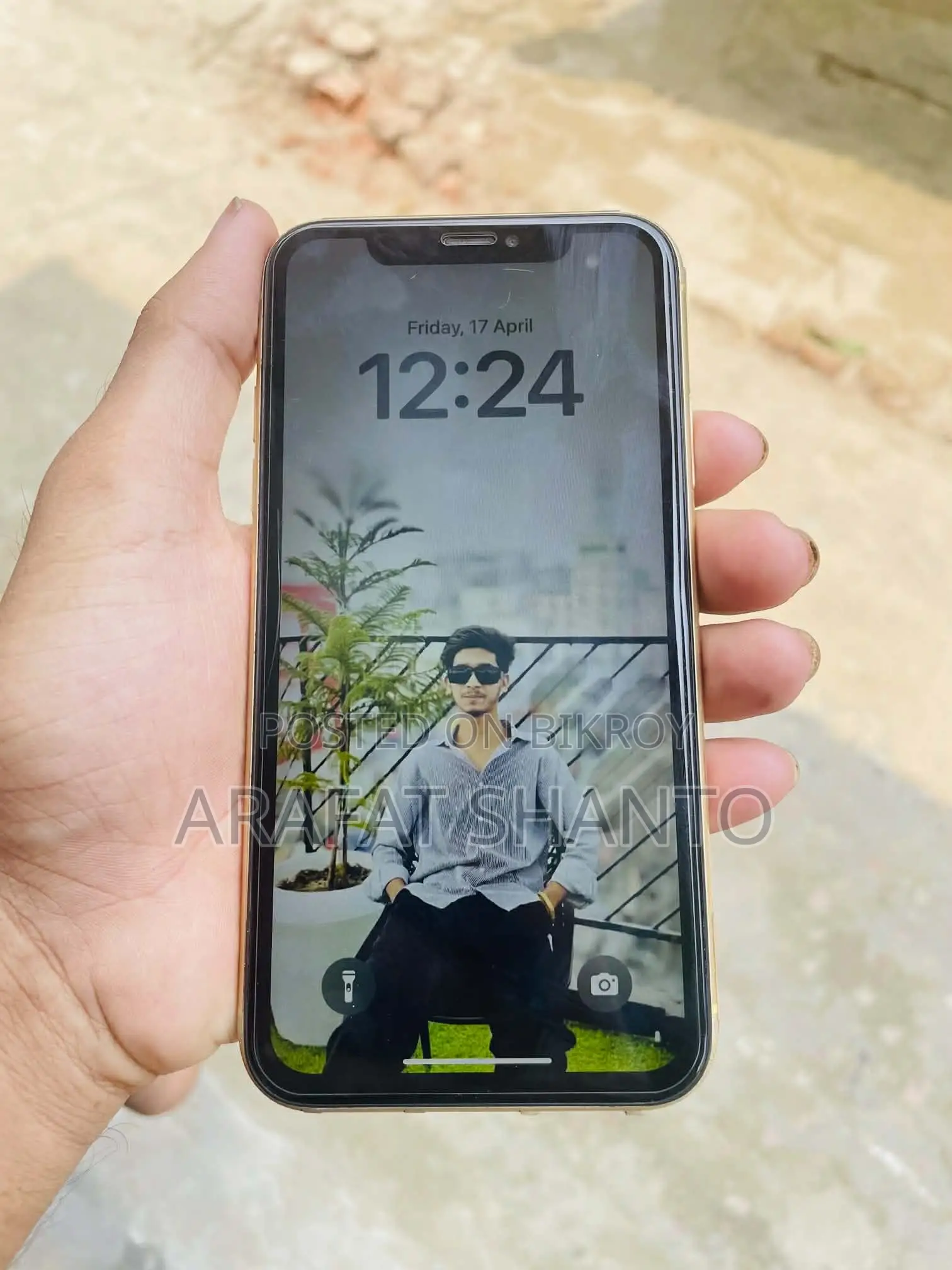 Apple iPhone XR (Used)