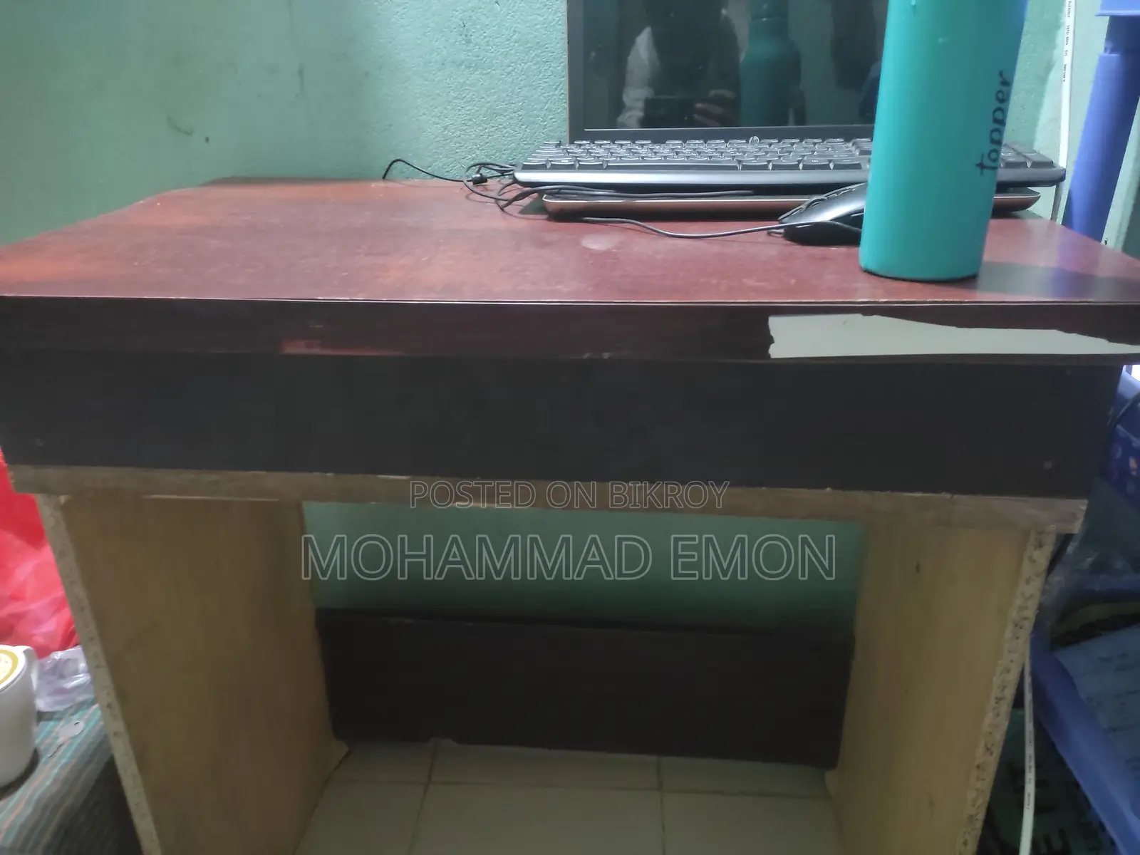 টেবিল বিক্রি হবে
