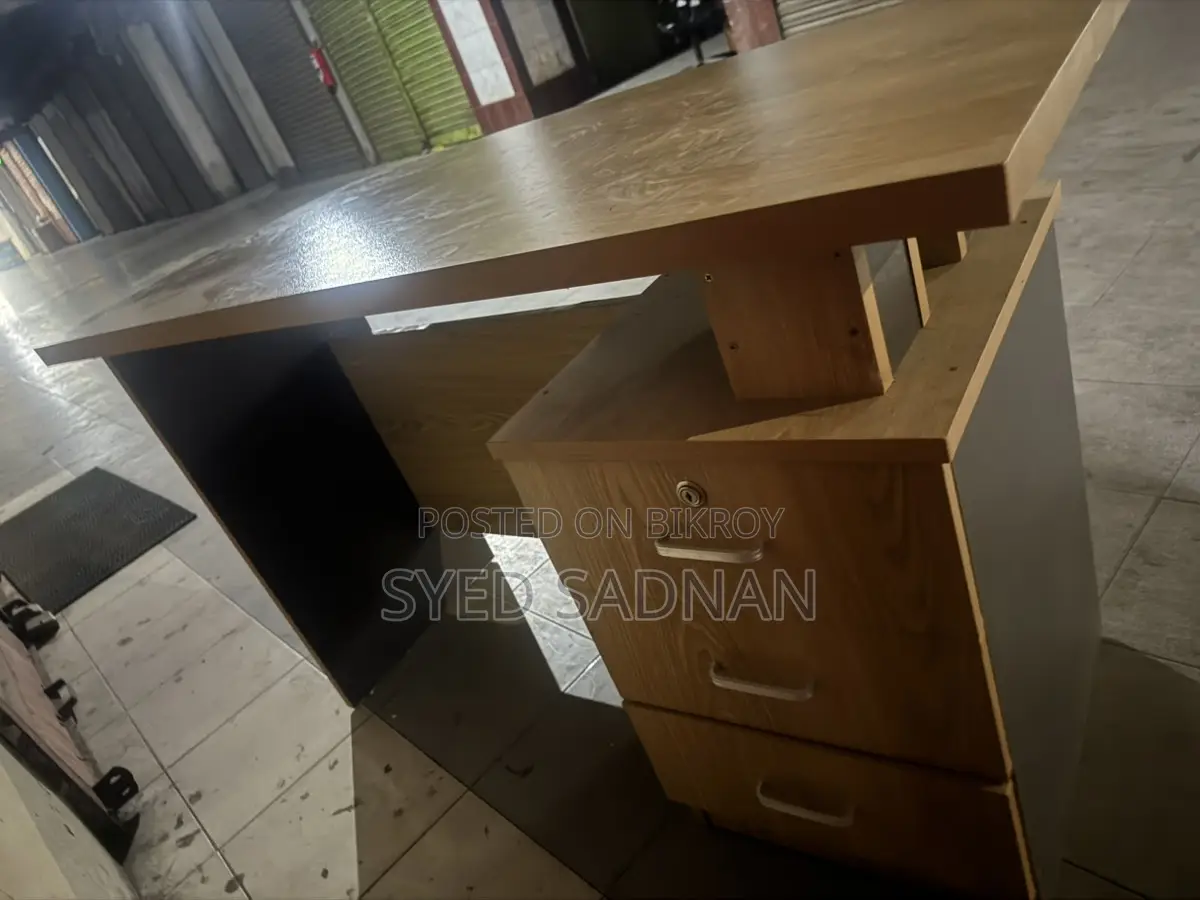 Office Boss Table for Sale