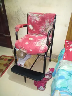 পার্লার চেয়ার