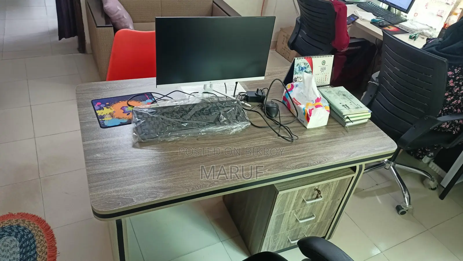 টেবিলটি বিক্রি করবো