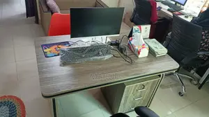 টেবিলটি বিক্রি করবো