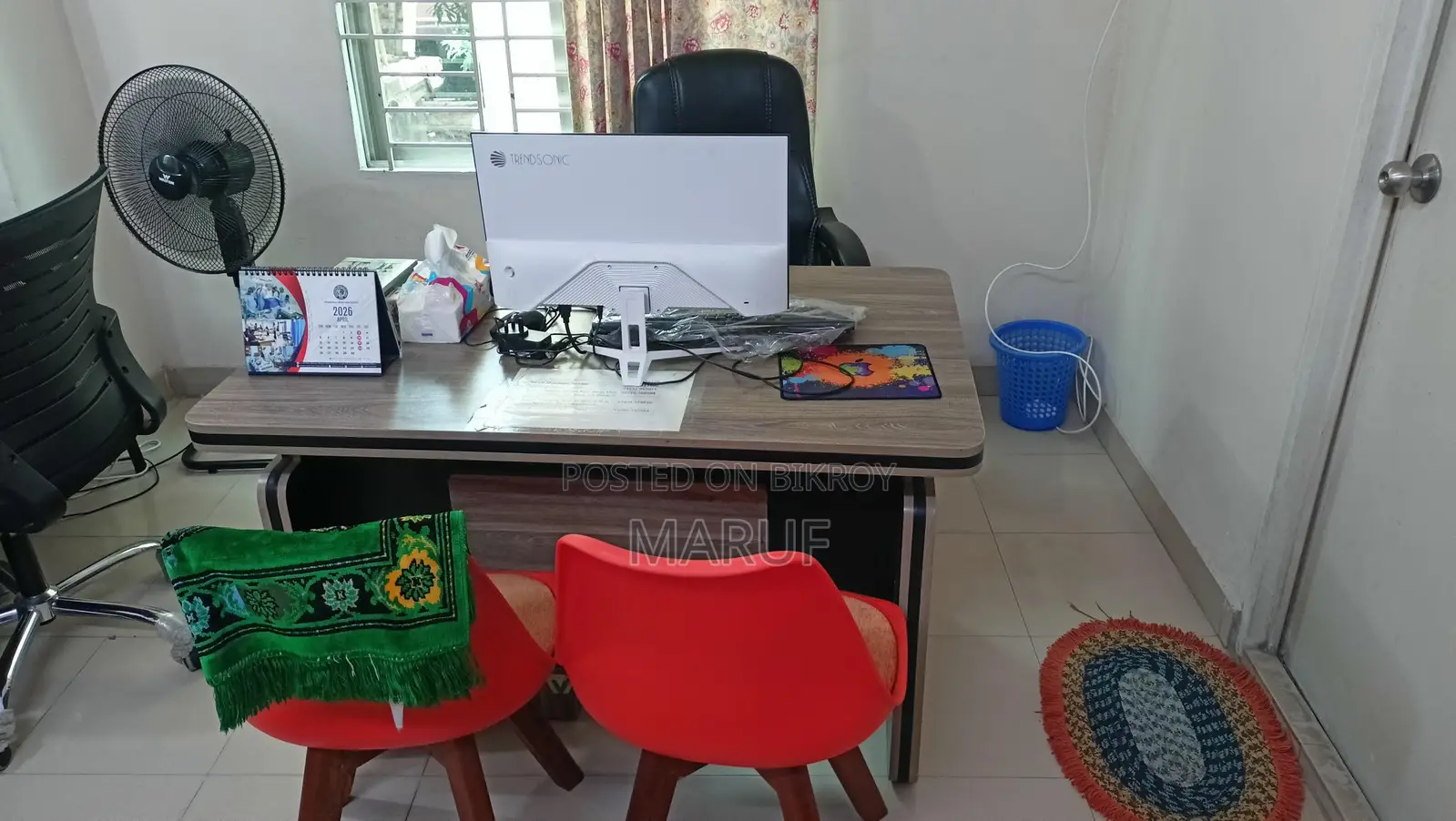 টেবিলটি বিক্রি করবো