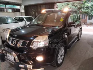 Nissan X-Trail . 2011