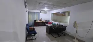 ভাড়ার জন্য বাণিজ্যিক সম্পত্তি