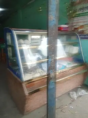 মিষ্টির শোকেস