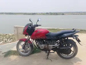 Bajaj Pulsar 150 . 2013