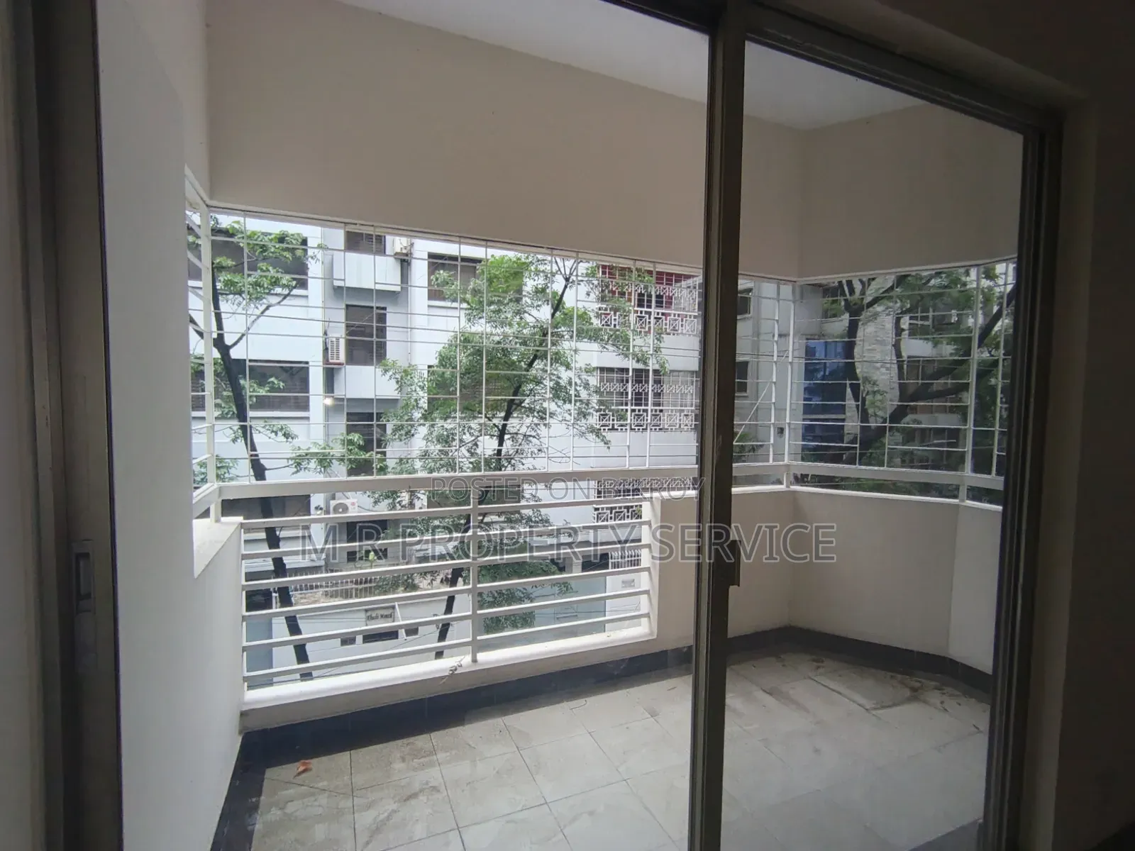 Exclusive 1850 SFT Office Rent at Gulshan-2