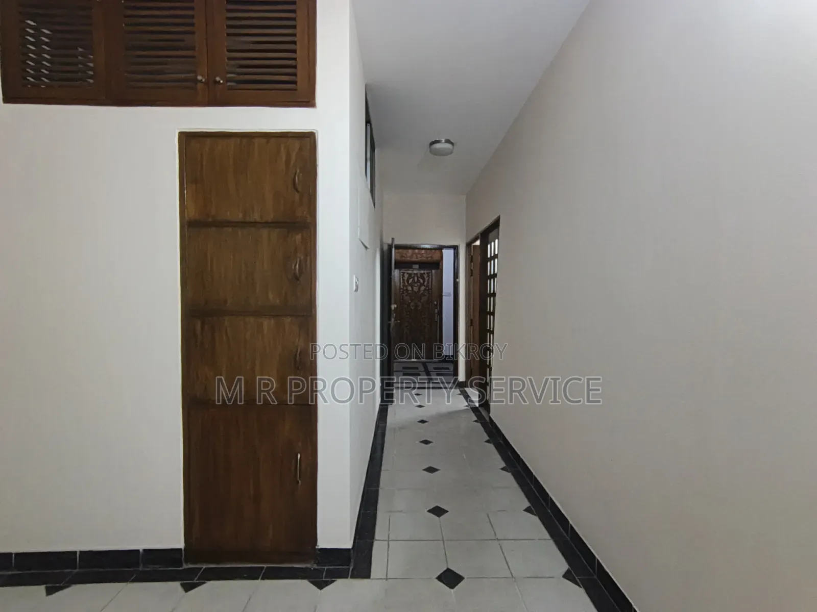 Exclusive 1850 SFT Office Rent at Gulshan-2