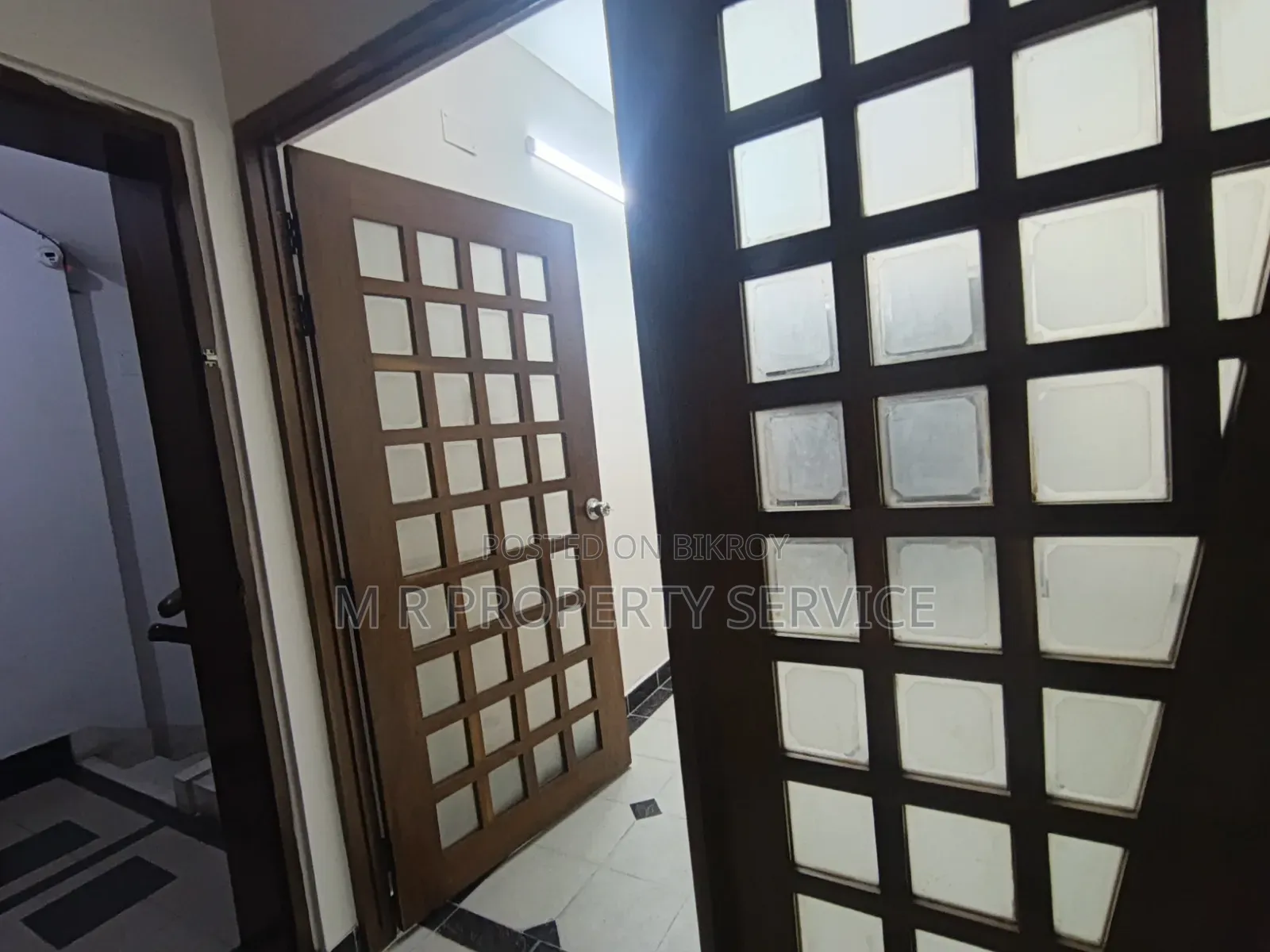Exclusive 1850 SFT Office Rent at Gulshan-2