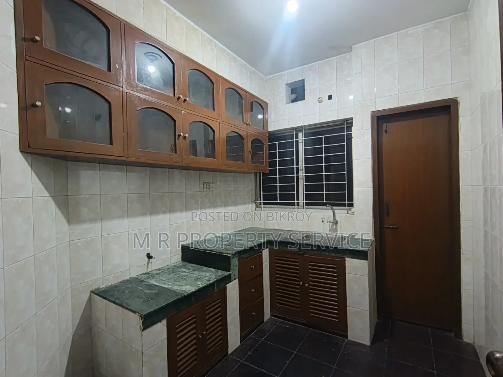 Exclusive 1850 SFT Office Rent at Gulshan-2