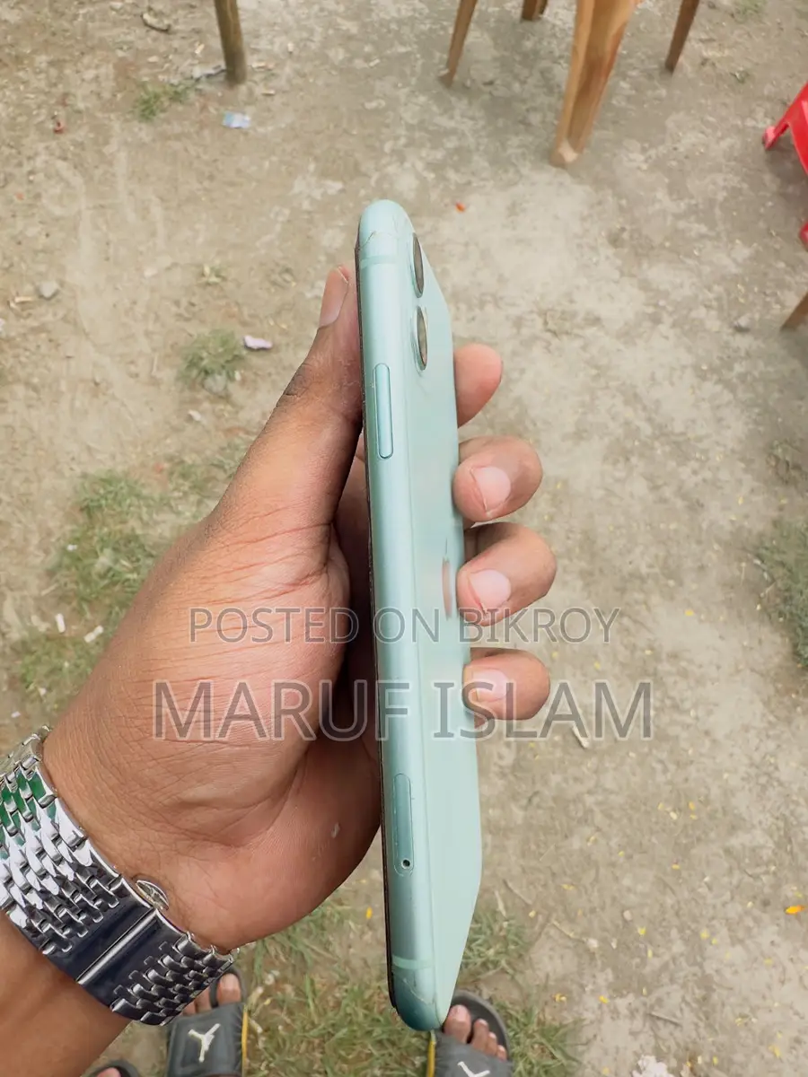 Apple iPhone 11 (USA) (Used)