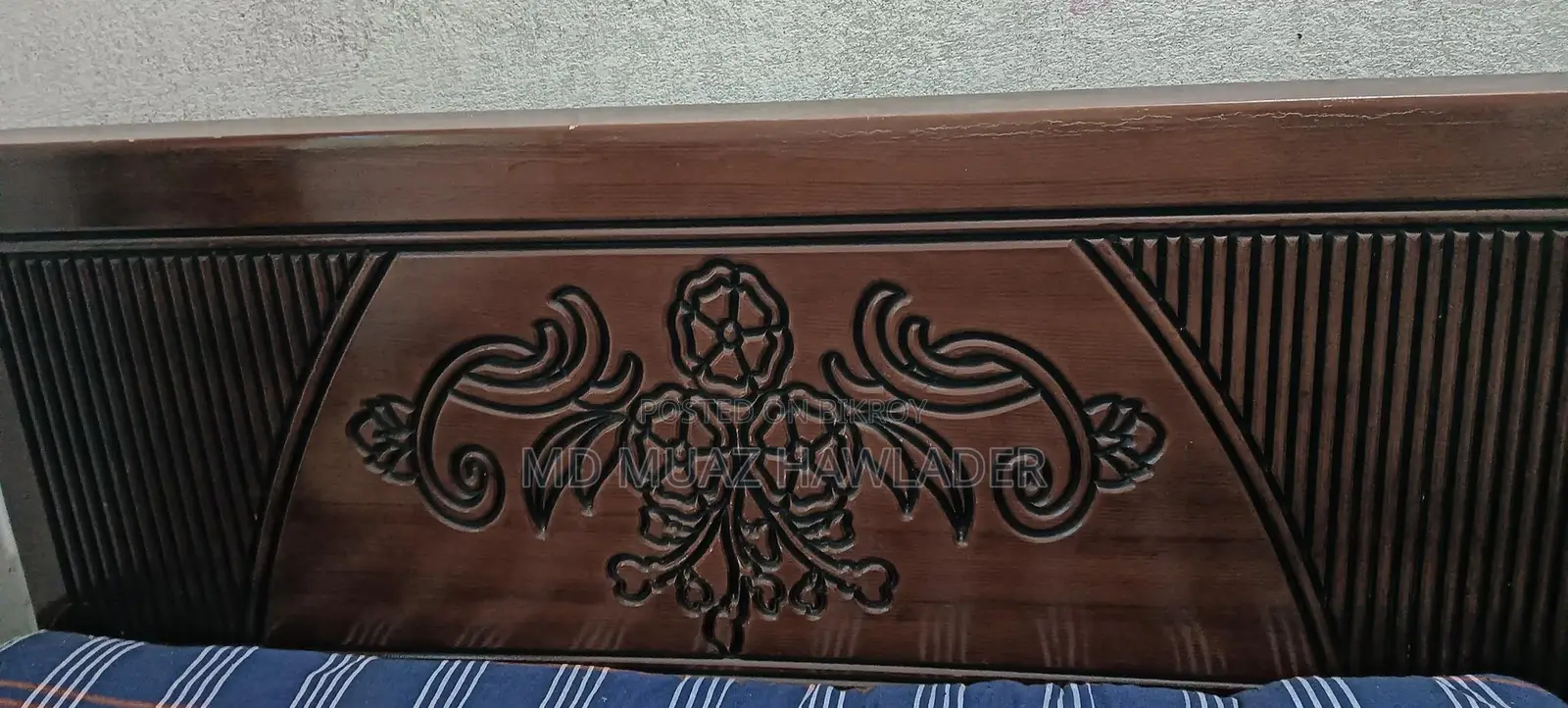 একটি খাট বিক্রি হবে