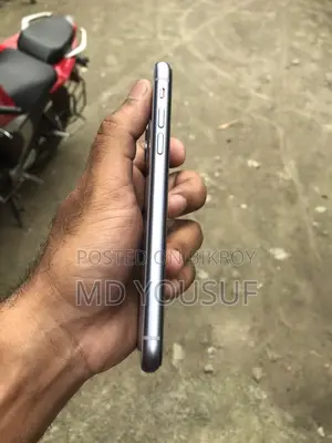 Apple iPhone 11 . (Used)