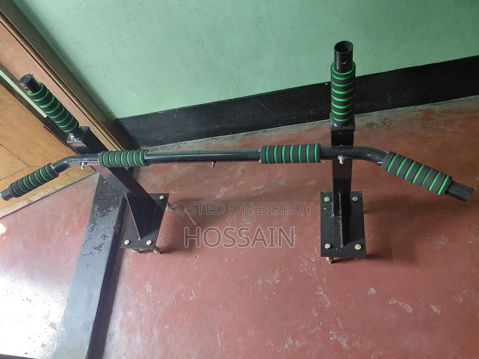 Wall Mounted Pull up Bar