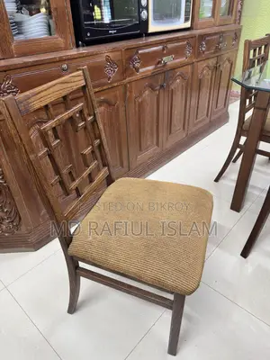 Hatil's 6 Set Chairs with A Dining Table