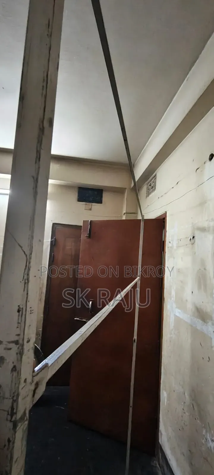 কাপড় রাখার স্ট্যান্ড