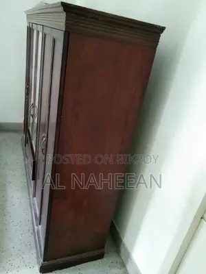 ৬ দরজাবিশিষ্ট অটোবি আলমারি