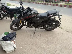 Honda Hornet 2.0 2025