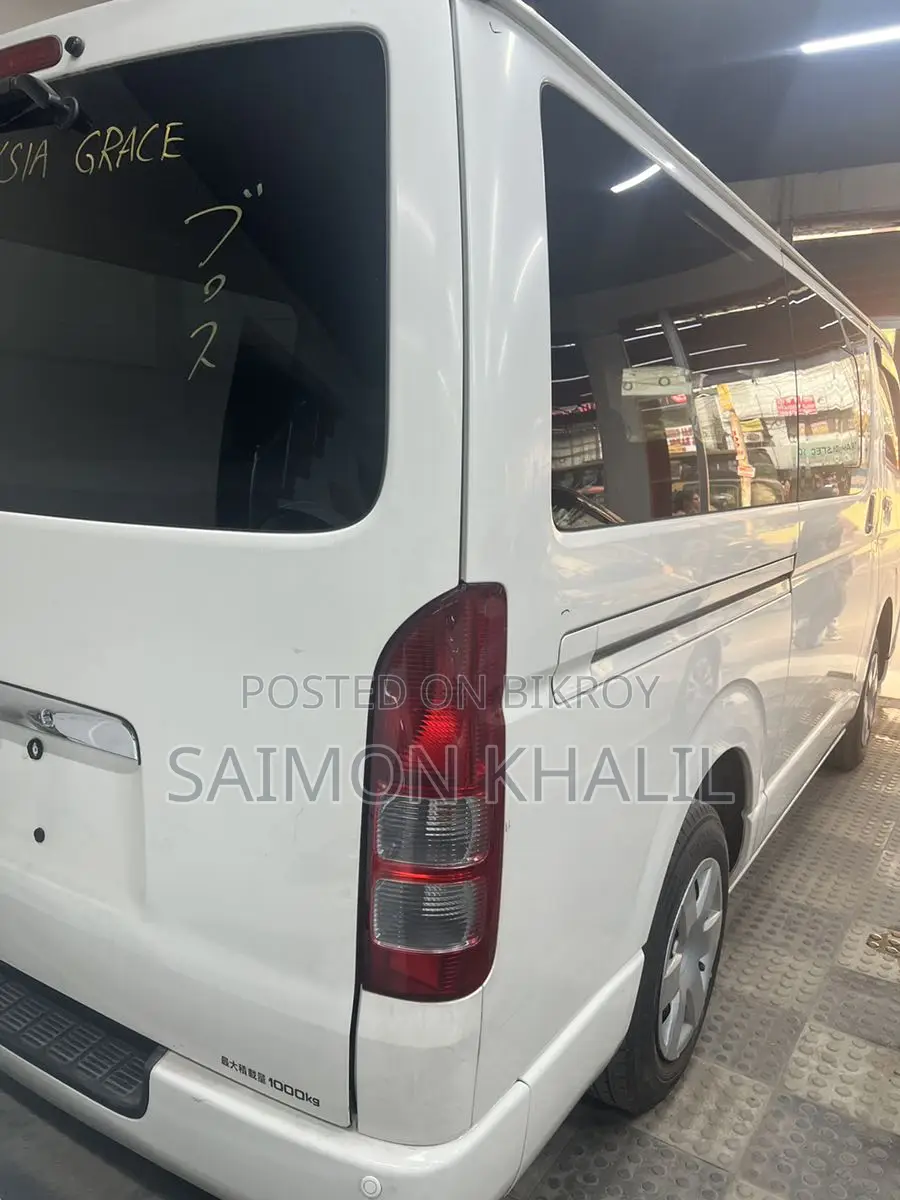 Toyota Hiace GL Dual AC 2020