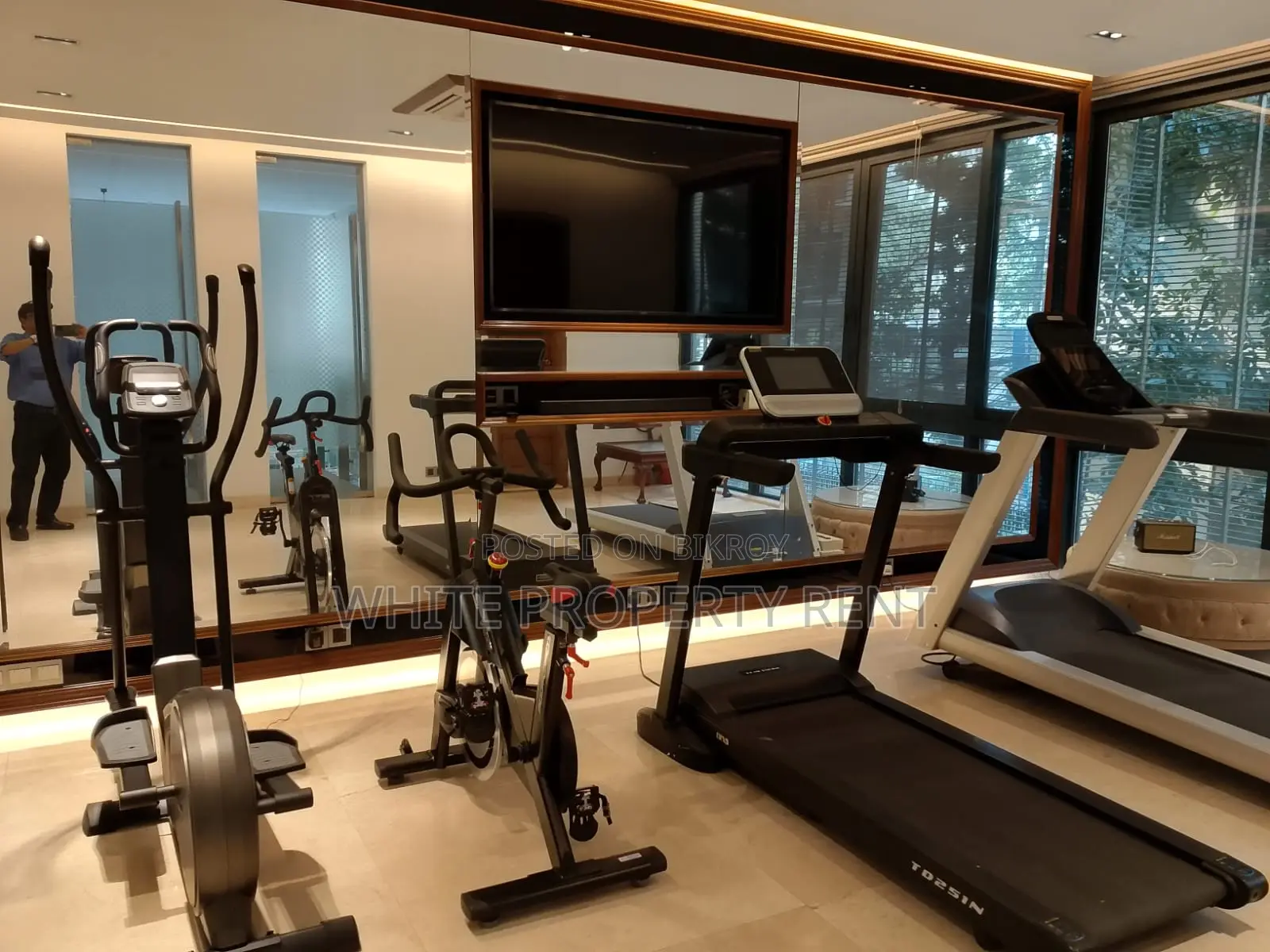 Luxurious Apartment Rent at Gulshan 1 Road 140