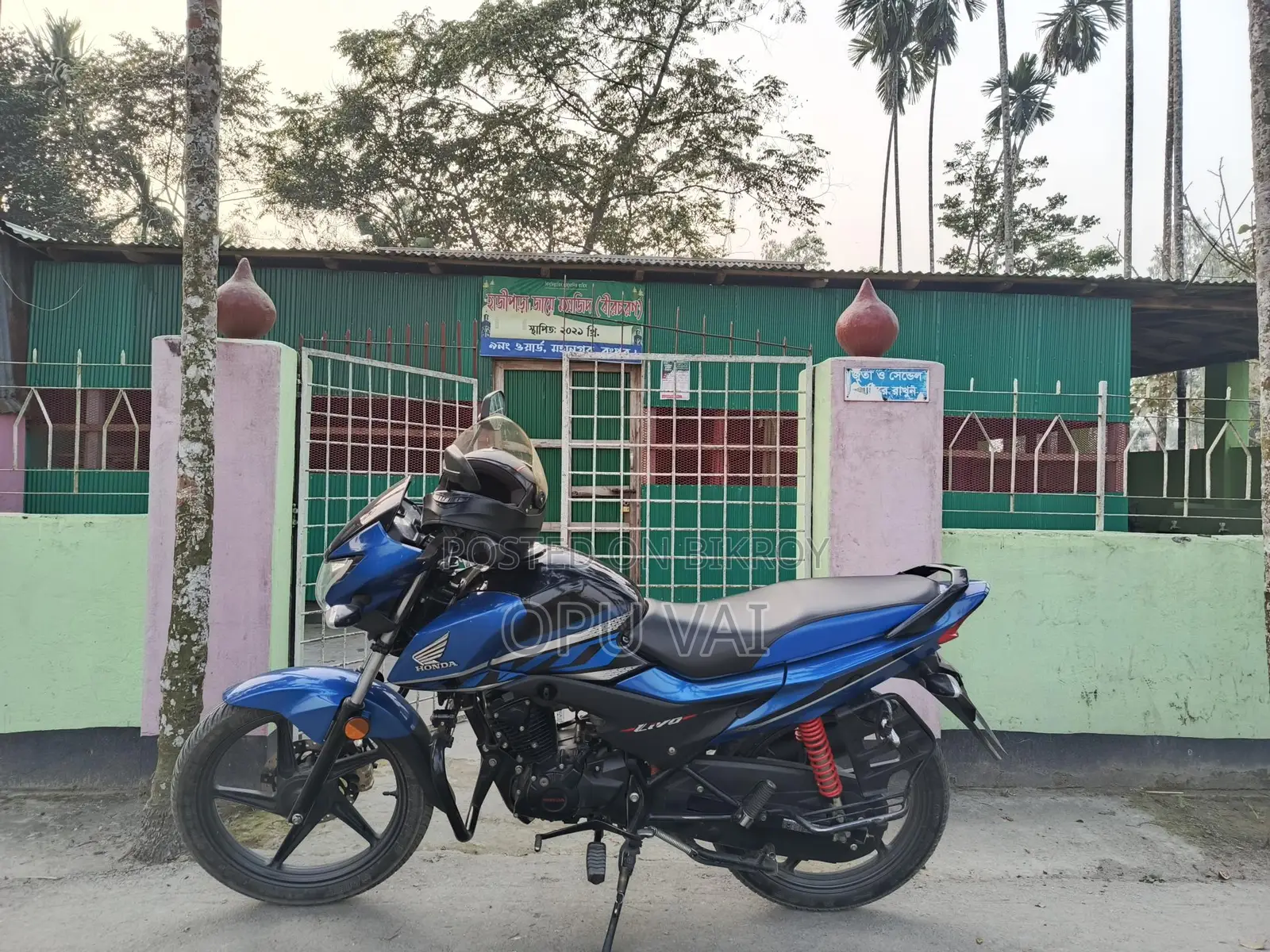 Honda Livo . 2024