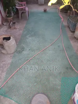 বিড়ালের জন্য জানালার নেট নতুন