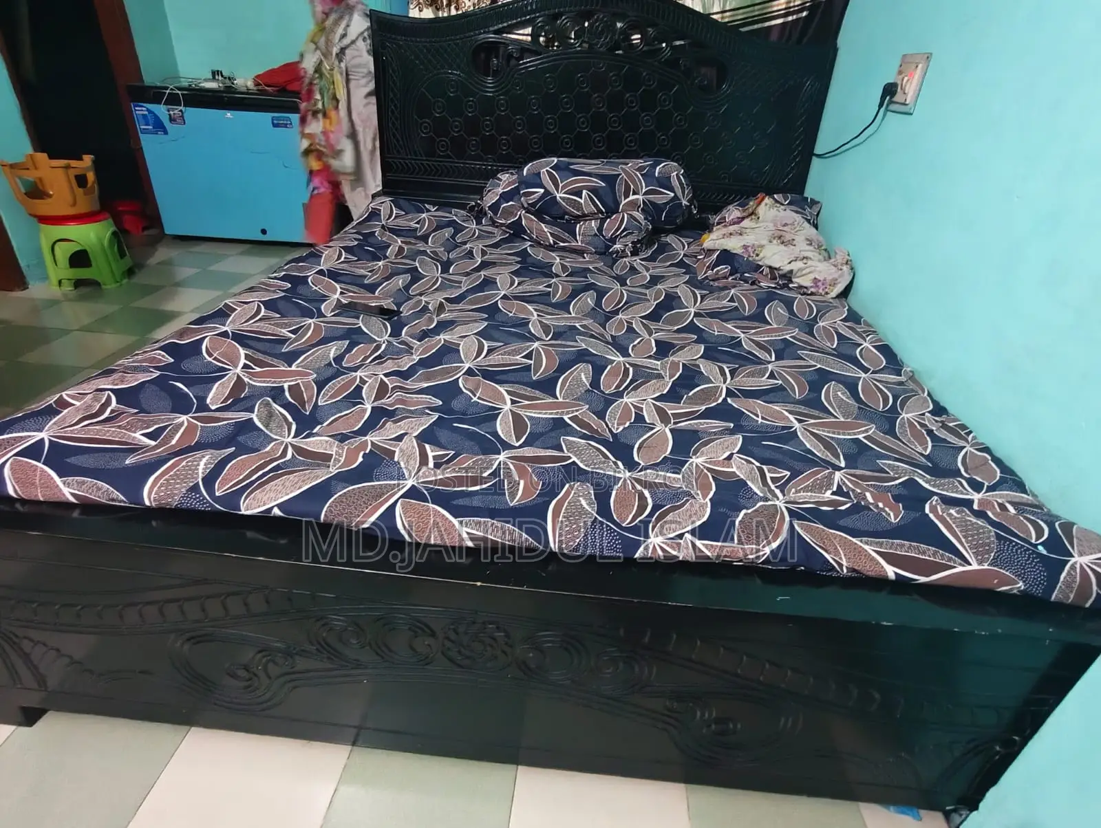 MDF কাঠের কিং সাইজের সল্প ব্যাবহৃত একটি খাট বিক্রি হবে