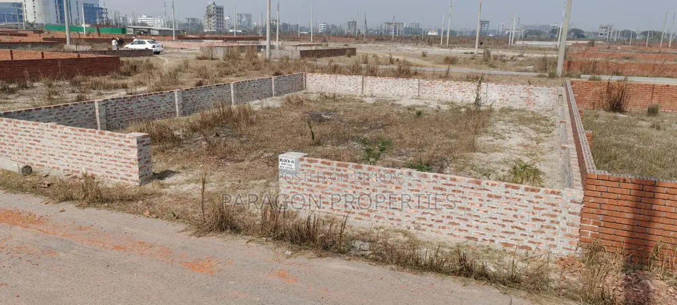 এন ব্লকে ৩ কাঠার প্লট বিক্রয়, ২০০ ফিটের কাছে