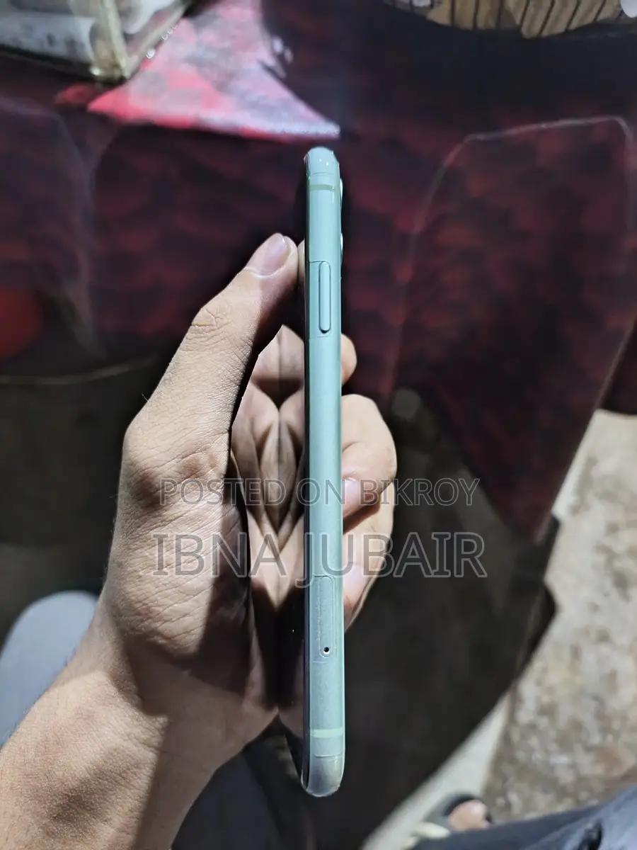 Apple iPhone 11 (Used)