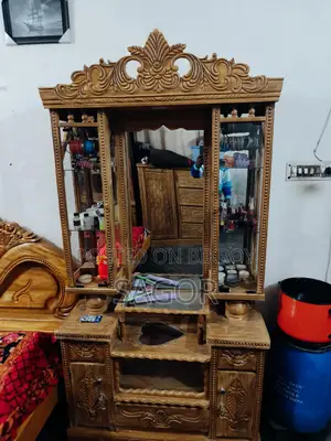 চিটাগং সেগুন কাঠের ডেসিংটেবিল