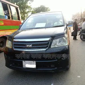 Toyota Noah X 2003